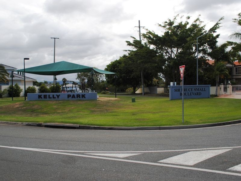 123 Sir Bruce Small Boulevard, Benowa Waters QLD 4217