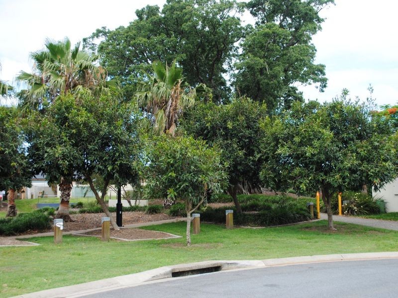 123 Sir Bruce Small Boulevard, Benowa Waters QLD 4217