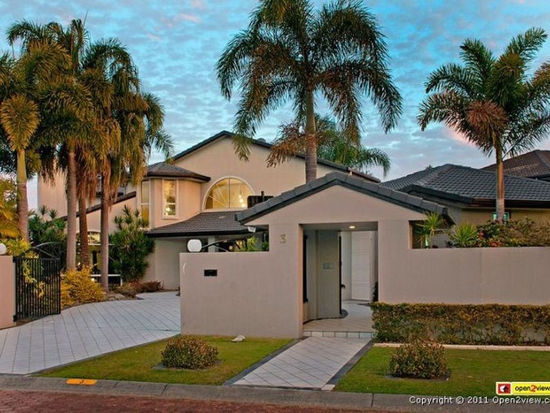 3 Chantilly Close, Benowa Waters QLD 4217