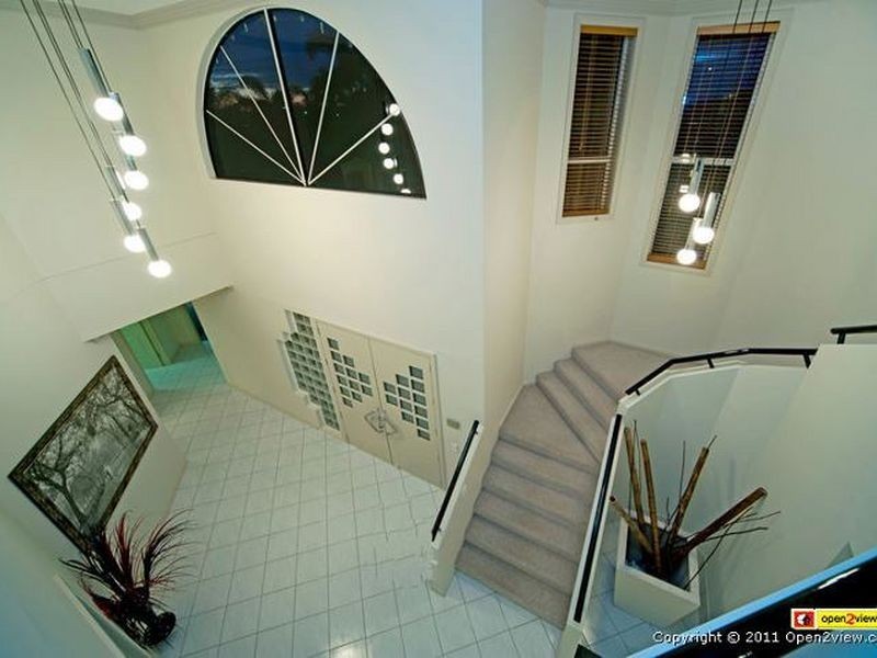 3 Chantilly Close, Benowa Waters QLD 4217