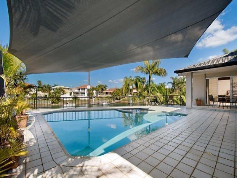 3 Chantilly Close, Benowa Waters QLD 4217