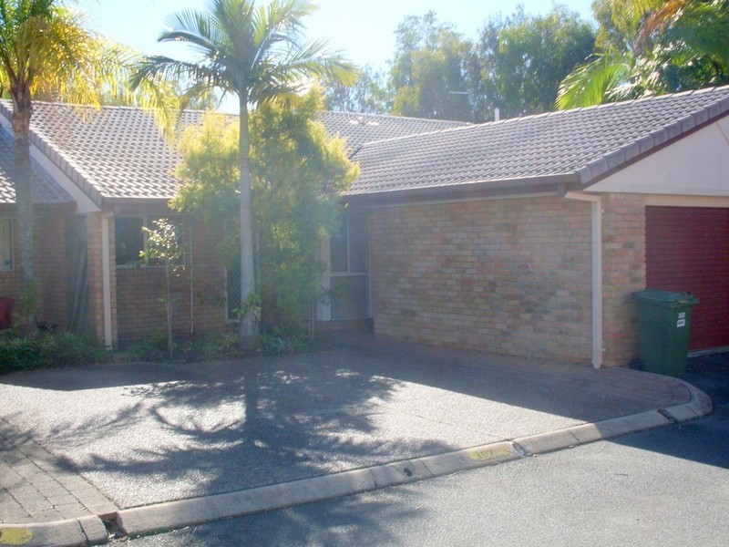 102/128 Benowa Road, Southport QLD 4215