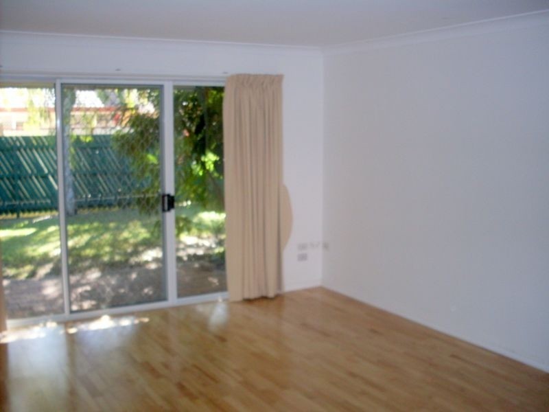 102/128 Benowa Road, Southport QLD 4215