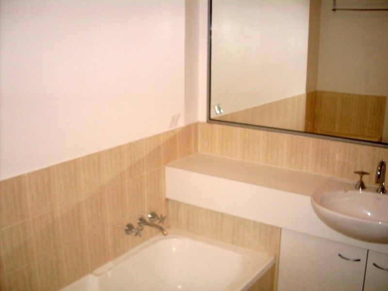 102/128 Benowa Road, Southport QLD 4215