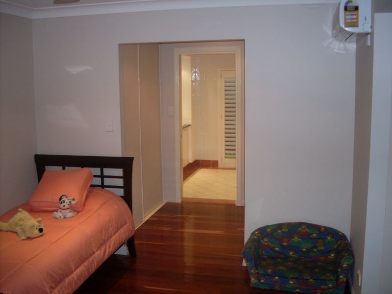 54 Blair Athol Crescent, Sorrento QLD 4217