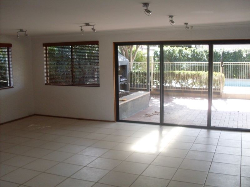 3 Allawah Street, Sorrento QLD 4217