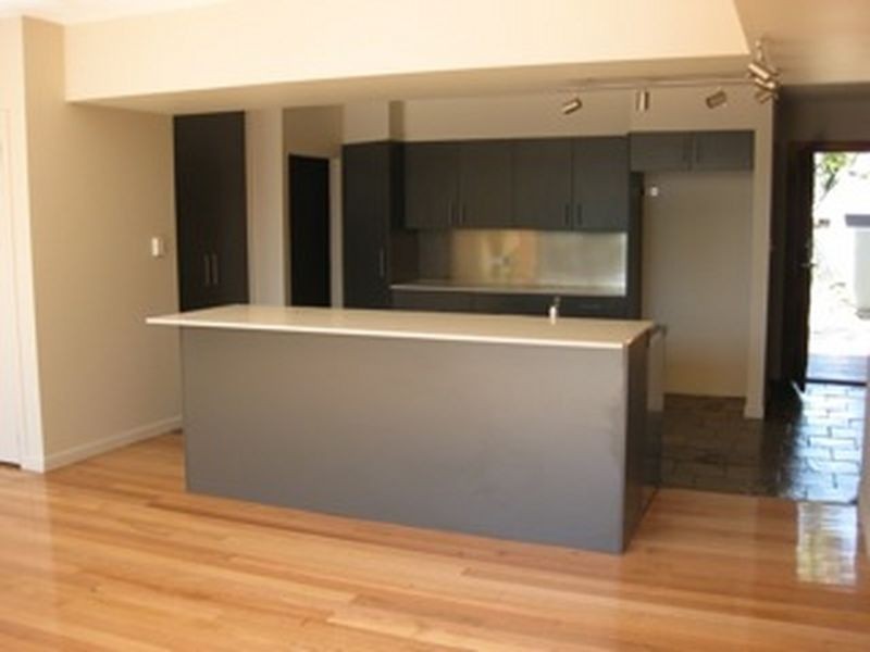 33 Coogeen Street, Sorrento QLD 4217