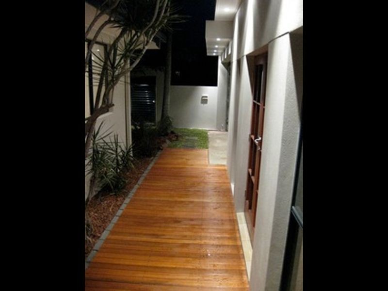 33 Coogeen Street, Sorrento QLD 4217