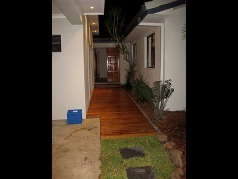 33 Coogeen Street, Sorrento QLD 4217