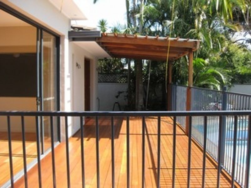 33 Coogeen Street, Sorrento QLD 4217