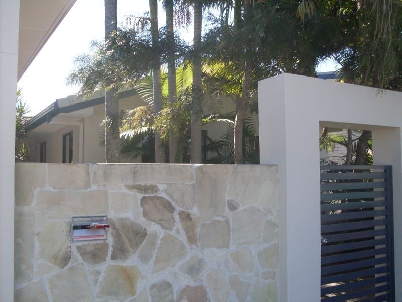 33 Coogeen Street, Sorrento QLD 4217