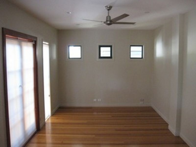 33 Coogeen Street, Sorrento QLD 4217