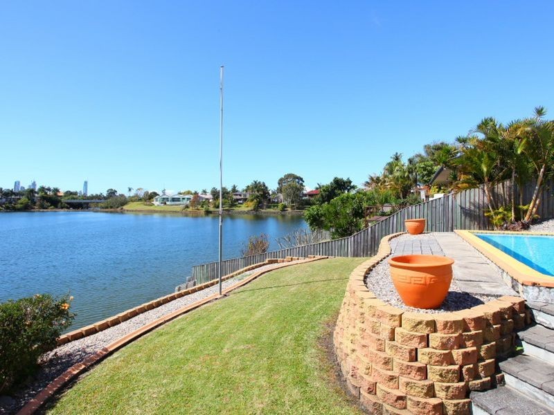 23 Cabana Boulevard, Benowa Waters QLD 4217