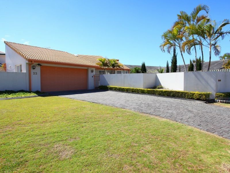 23 Cabana Boulevard, Benowa Waters QLD 4217