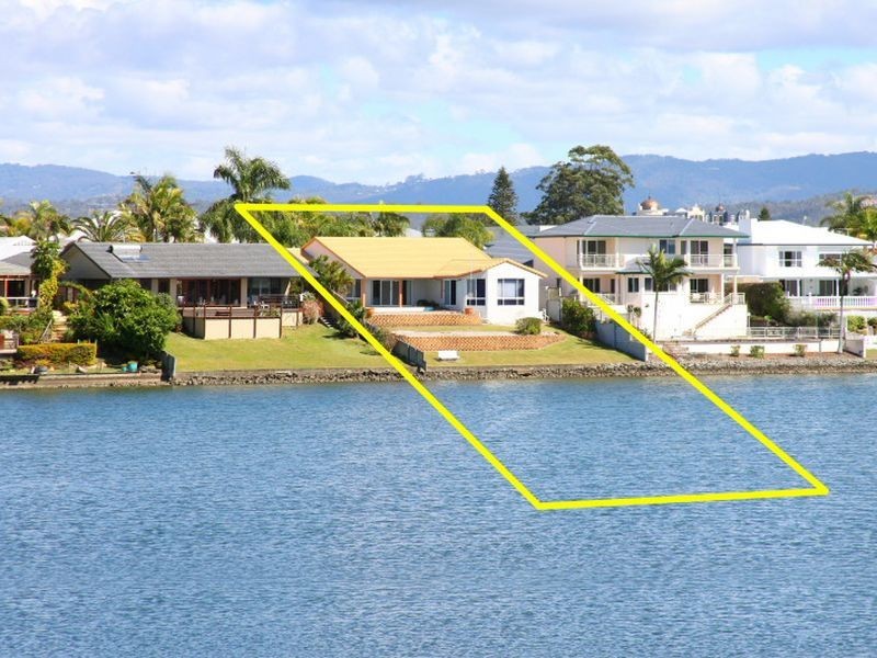 23 Cabana Boulevard, Benowa Waters QLD 4217