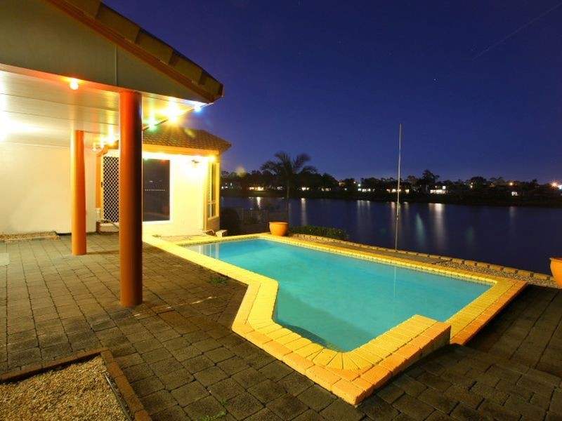 23 Cabana Boulevard, Benowa Waters QLD 4217