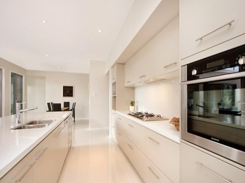 2 St Moritz Terrace, Sorrento QLD 4217