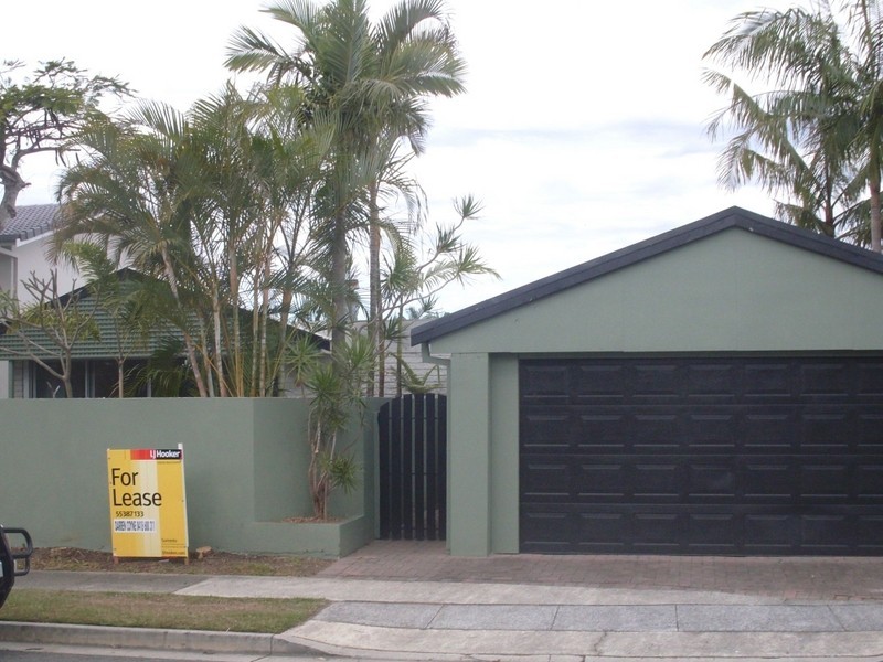 140 Monaco Street, Broadbeach Waters QLD 4218
