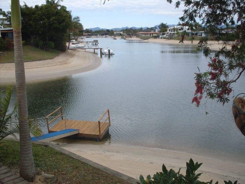 140 Monaco Street, Broadbeach Waters QLD 4218