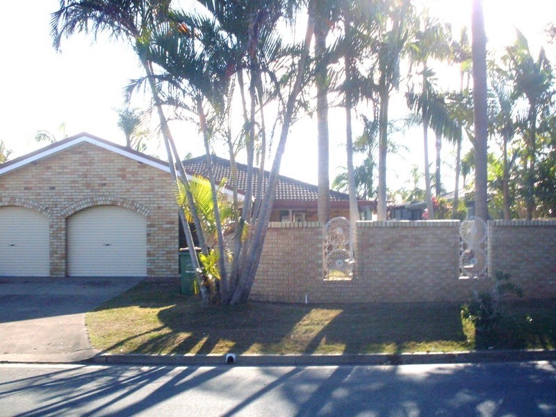 39 Platypus Avenue, Sorrento QLD 4217