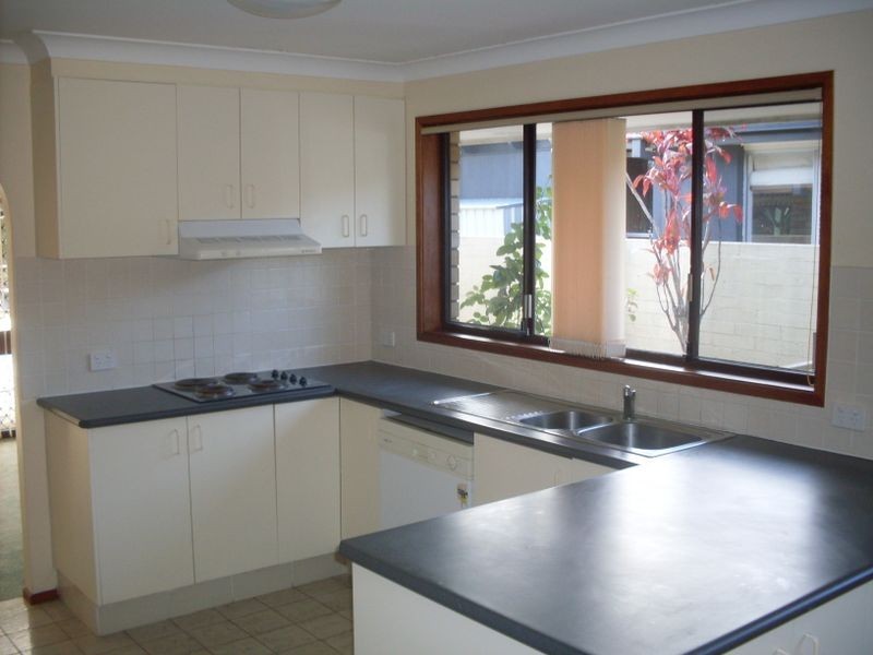 39 Platypus Avenue, Sorrento QLD 4217