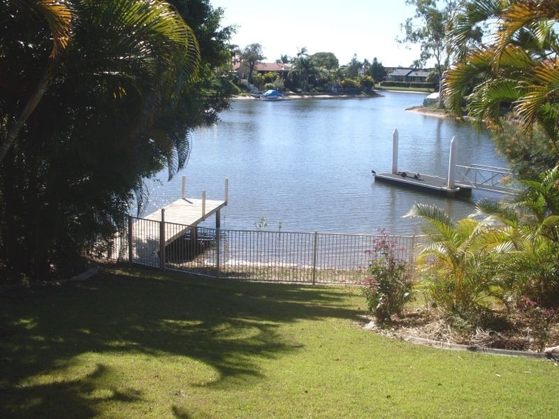 1 Balmoral Avenue, Sorrento QLD 4217