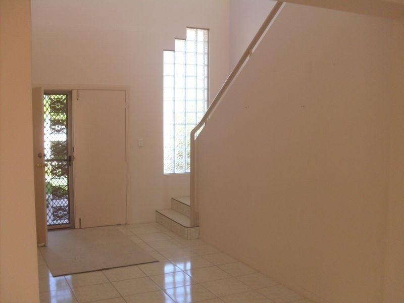 1 Balmoral Avenue, Sorrento QLD 4217