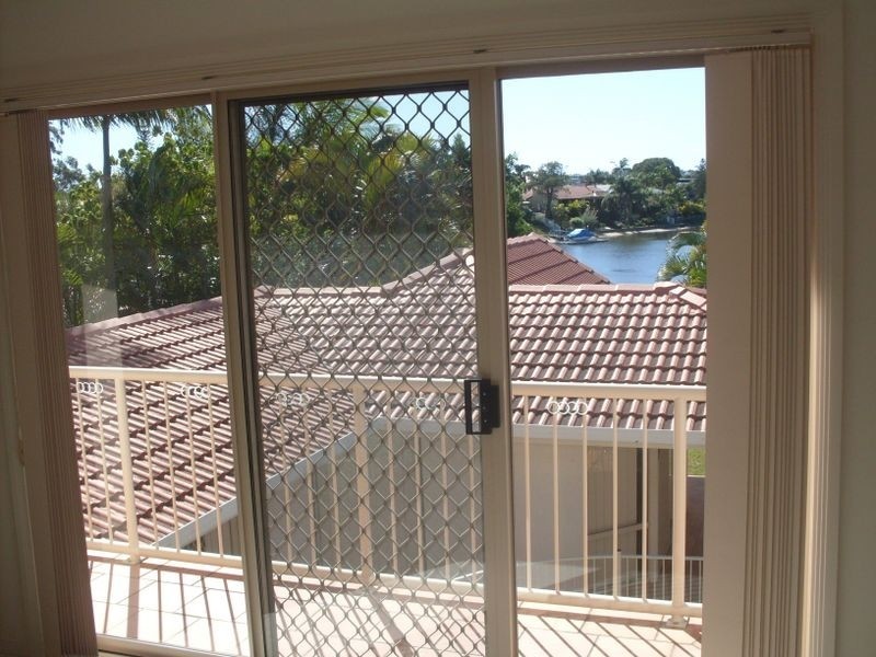 1 Balmoral Avenue, Sorrento QLD 4217