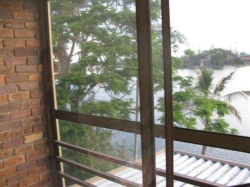 1/12 Orvieto Avenue, Mermaid Waters QLD 4218