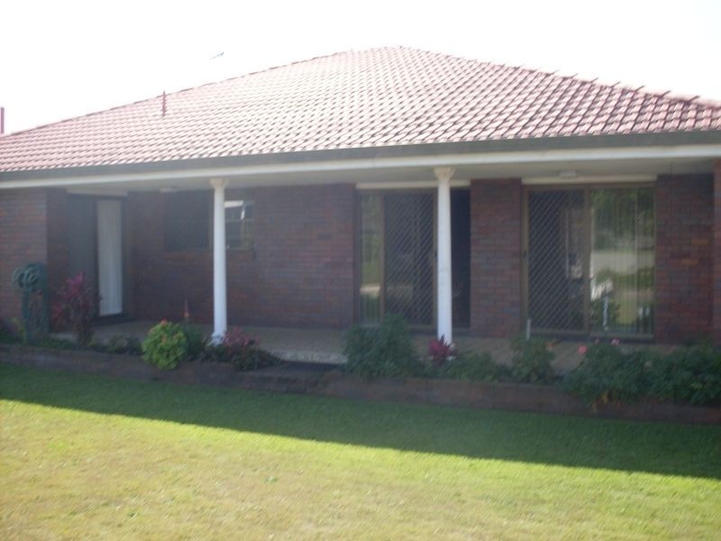 18 Boomerang Crescent, Sorrento QLD 4217