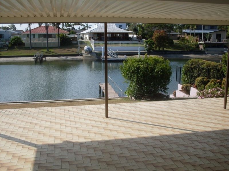 7 Binda Place, Sorrento QLD 4217