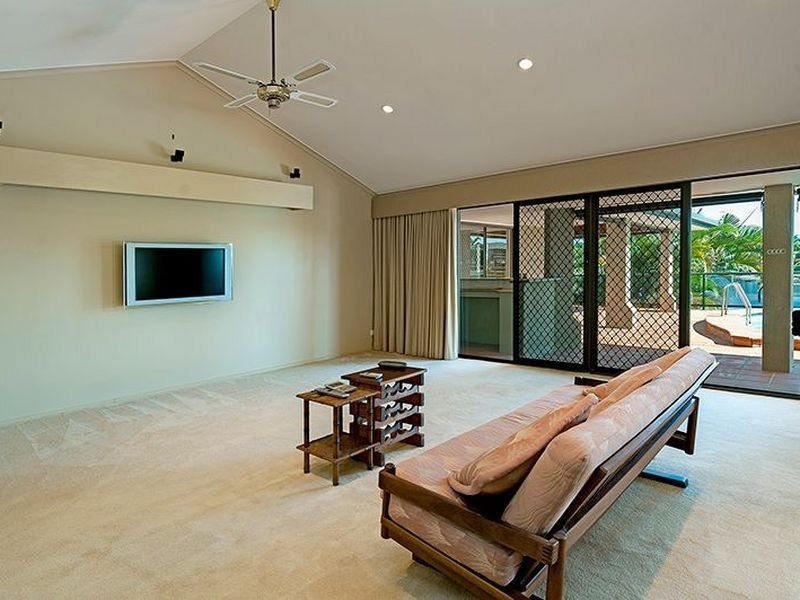 39 Boomerang Crescent, Sorrento QLD 4217