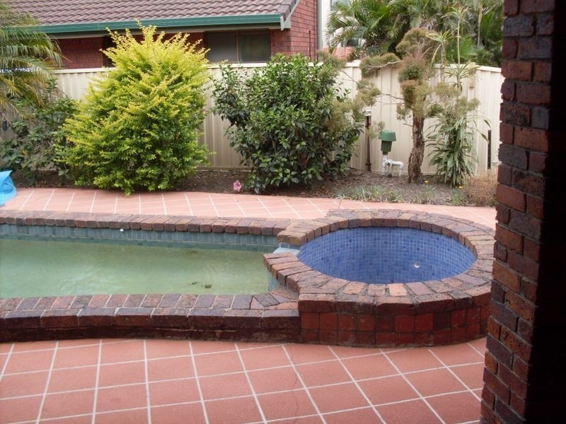 5 Tyrone Avenue, Sorrento QLD 4217