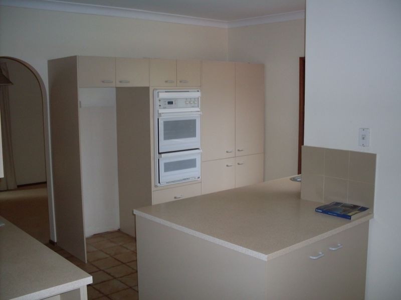 5 Tyrone Avenue, Sorrento QLD 4217