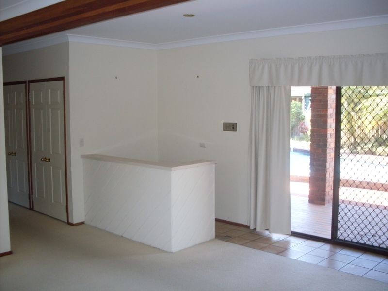 5 Tyrone Avenue, Sorrento QLD 4217