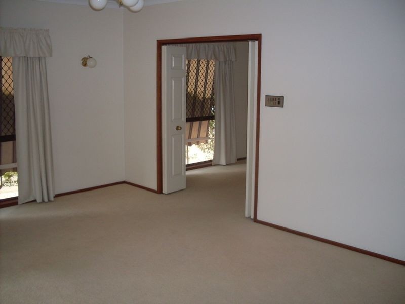 5 Tyrone Avenue, Sorrento QLD 4217