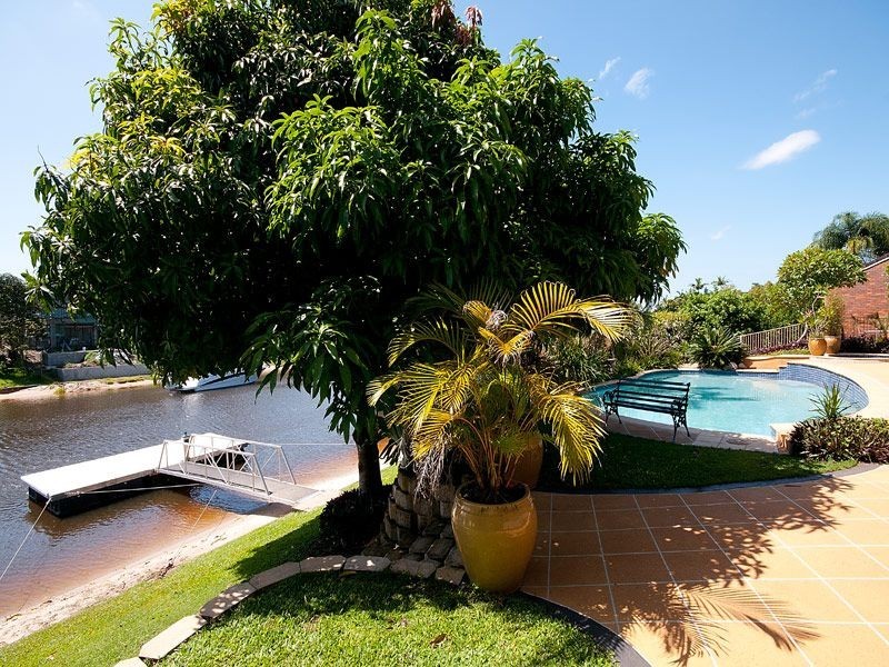 9 Nootka Court, Broadbeach Waters QLD 4218