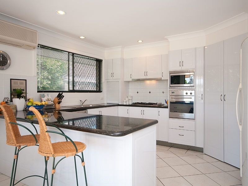 9 Nootka Court, Broadbeach Waters QLD 4218