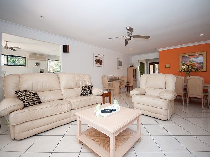 9 Nootka Court, Broadbeach Waters QLD 4218