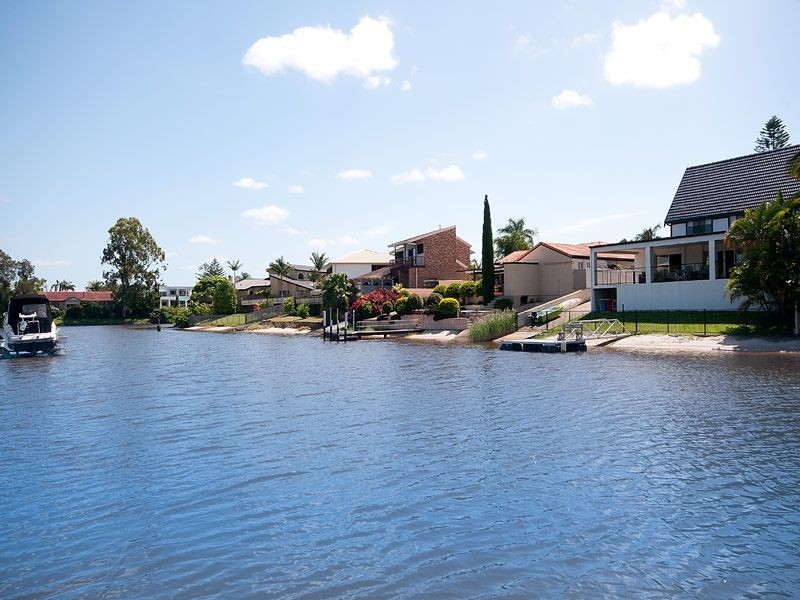 9 Nootka Court, Broadbeach Waters QLD 4218
