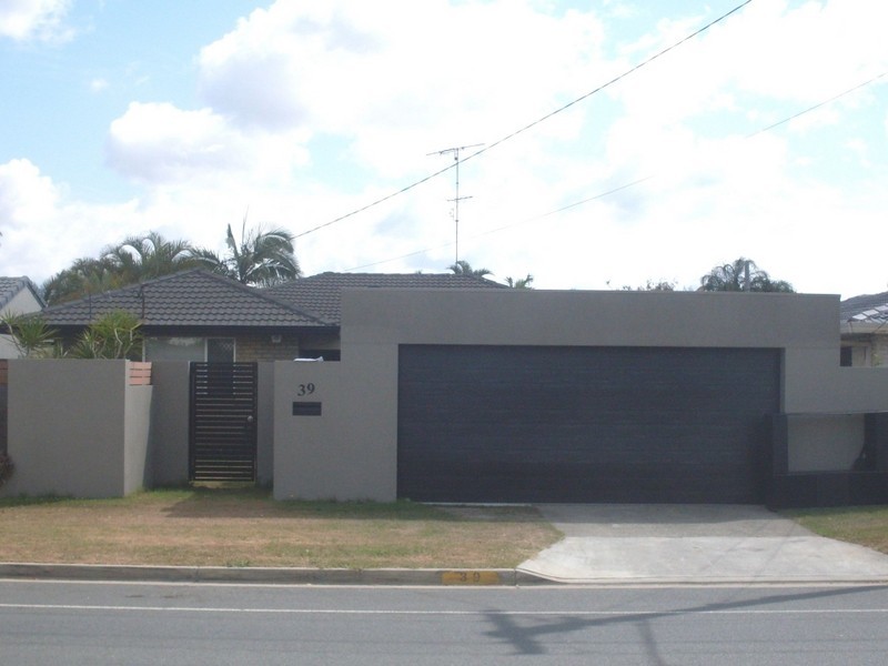 39 Allawah Street, Sorrento QLD 4217