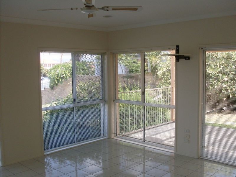 30 Panitz Street, Sorrento QLD 4217