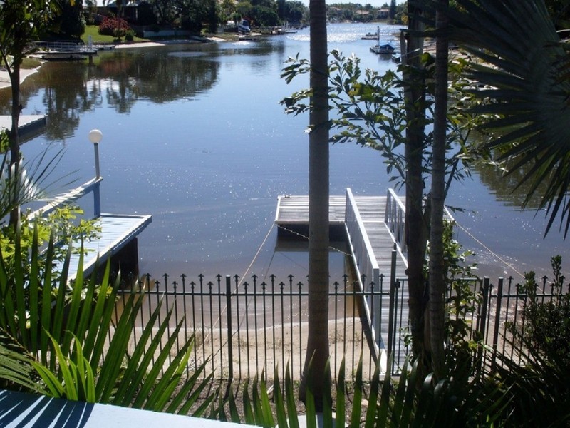 33 McCleary Street, Sorrento QLD 4217