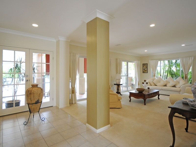 7 Cheval Court, Benowa Waters QLD 4217