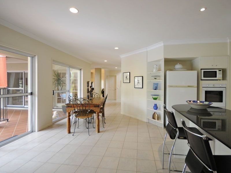 7 Cheval Court, Benowa Waters QLD 4217