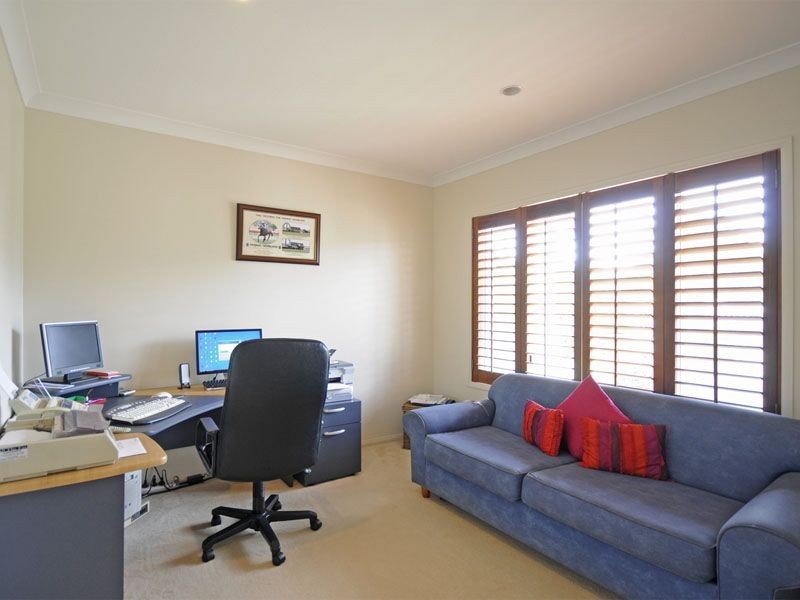 7 Cheval Court, Benowa Waters QLD 4217