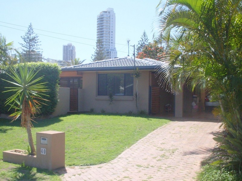 40 Brindisi Avenue, Isle Of Capri QLD 4217