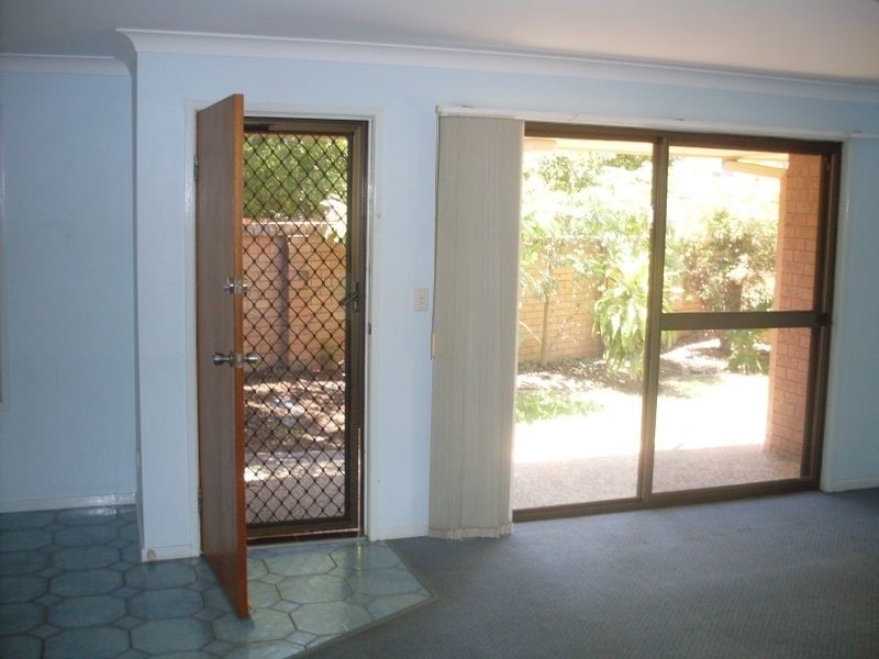 1/6 Inga Avenue, Bundall QLD 4217