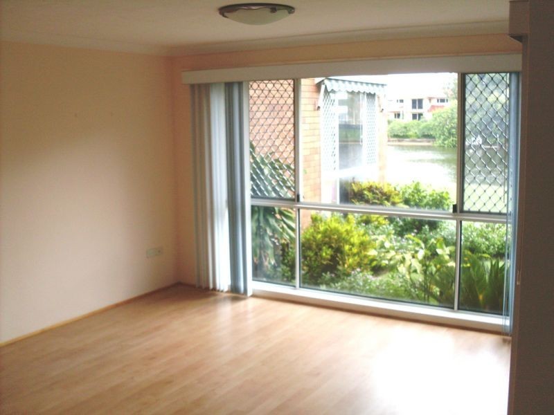 Broadbeach Waters QLD 4218