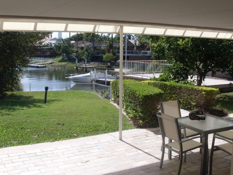 40 Cypress Drive, Broadbeach Waters QLD 4218